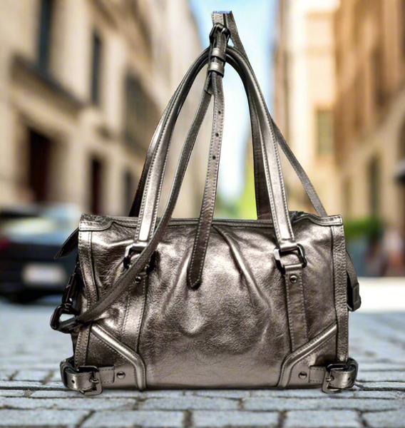 EUC Auténtico bolso de hombro Burberry Protsum plateado metalizado