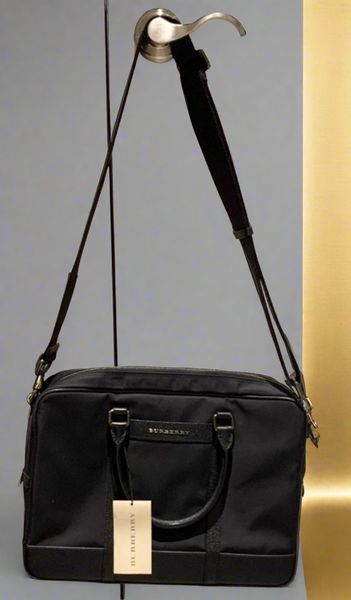 Auténtico maletín pequeño Newburg de nailon de Burberry London