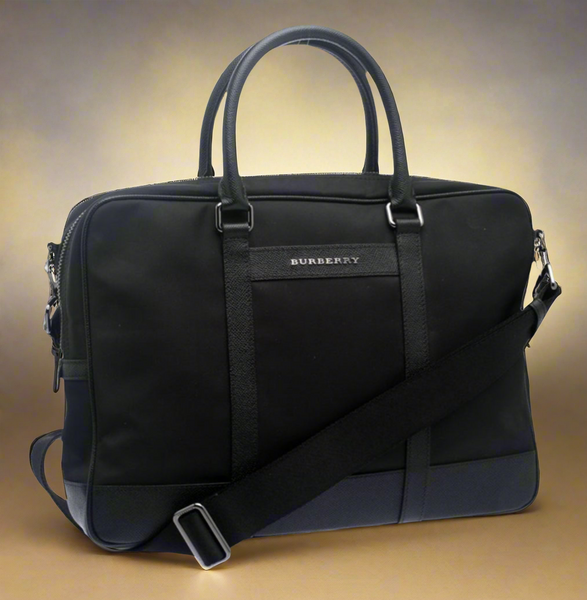 Auténtico maletín pequeño Newburg de nailon de Burberry London