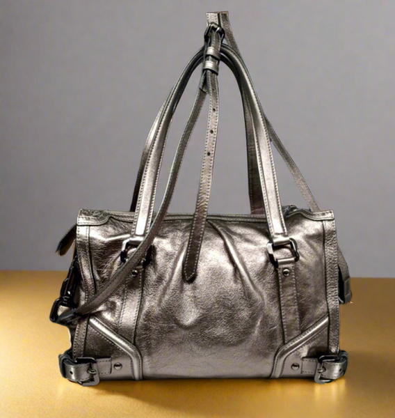 EUC Auténtico bolso de hombro Burberry Protsum plateado metalizado