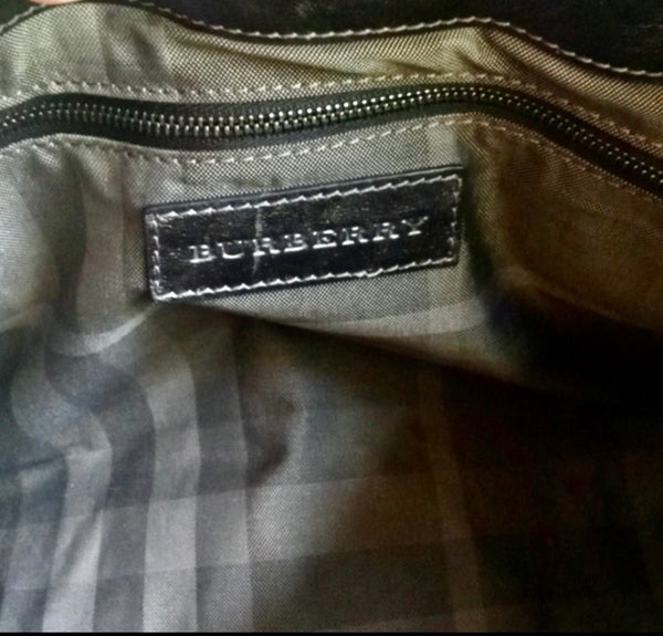 EUC Auténtico bolso de hombro Burberry Protsum plateado metalizado