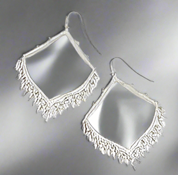 Kendra Scott The Lacy Drop Earrings in Silver Plated