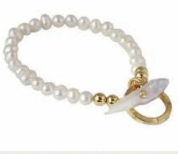 Tory Burch Natural Freshwater Pearls Bracelet with Gold Toggle Closure