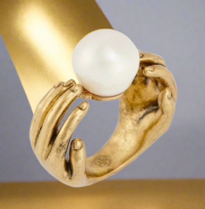 Tory Burch Vintage Gold Sculpted Hand and Pearl Cocktail Ring Size 7