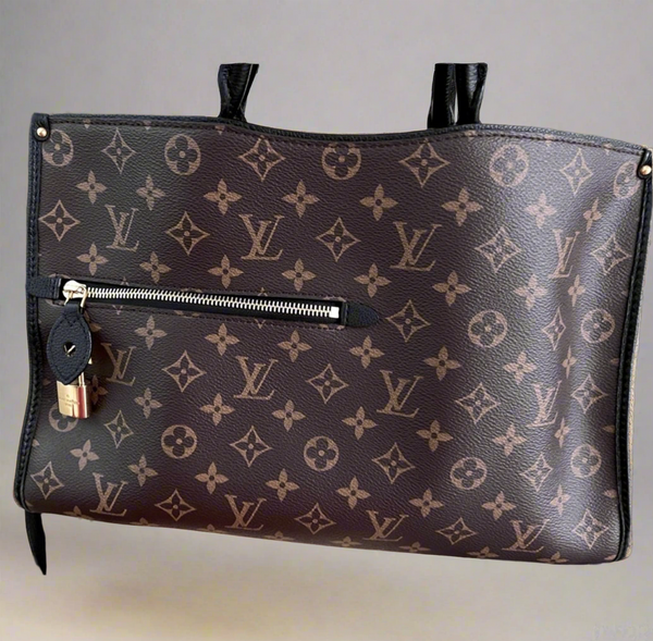 EUC Louis Vuitton Popincourt MM Shoulder Bag In Pristine Condition Authenticated