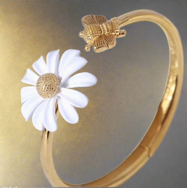 Kate Spade White Daisy Into The Bloom All Abuzz Bee Open Cuff