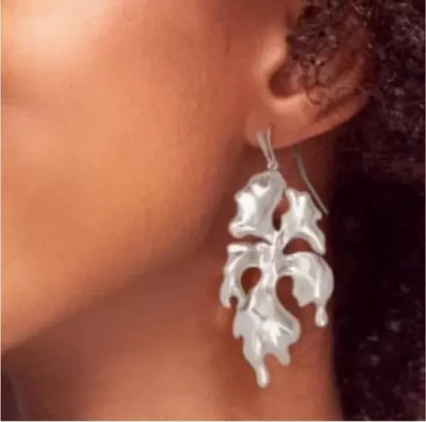 Kendra Scott Savannah Drop Earrings In Silver