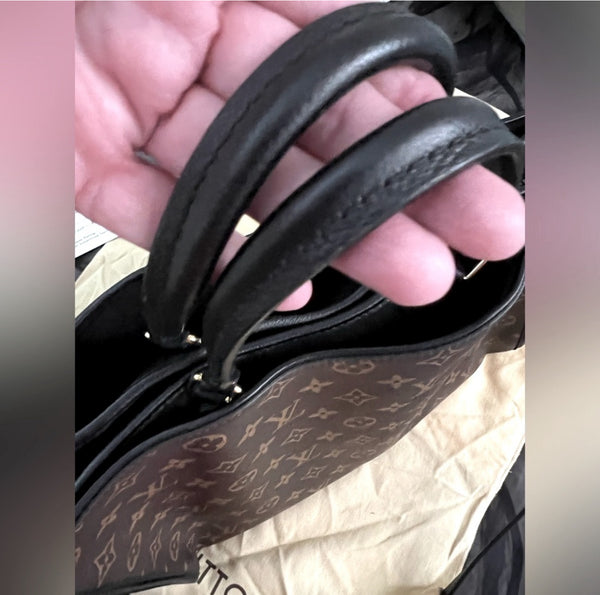 EUC Louis Vuitton Popincourt MM Shoulder Bag In Pristine Condition Authenticated