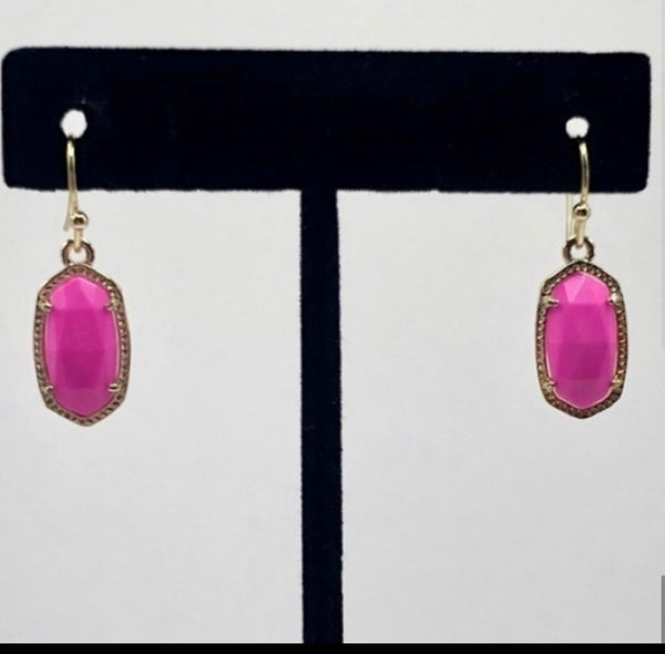 Kendra Scott Lee Earrings in Gold And Magenta Pink Magnesite