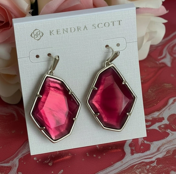 Kendra Scott Beatrix Necklace and Dunn Red Earrings Set