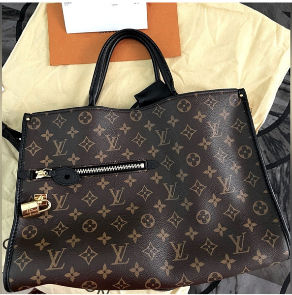 EUC Louis Vuitton Popincourt MM Shoulder Bag In Pristine Condition Authenticated