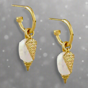 Kendra Scott Demi Gold Huggie Earrings In White Baroque Pearl