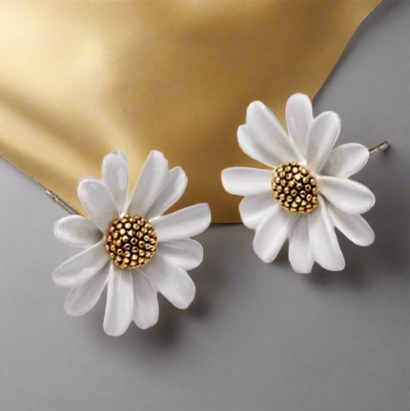 Kate Spade White Daisy Into the Bloom Stud Earrings