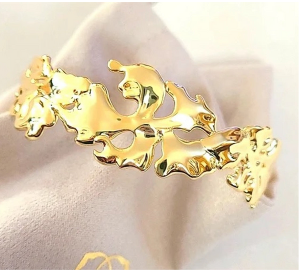 Kendra Scott Savannah Cuff Bracelet In Gold