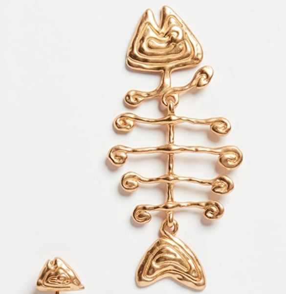 Tory Burch Wire Fish Vintage Gold Mismatched Drop Earrings