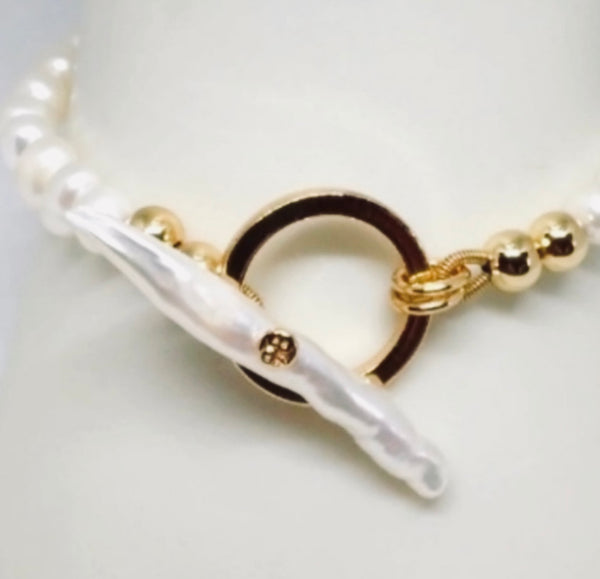 Tory Burch Natural Freshwater Pearls Bracelet with Gold Toggle Closure