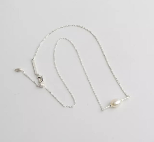 Kendra Scott Silver Pendant Necklace In Cultured Pearl