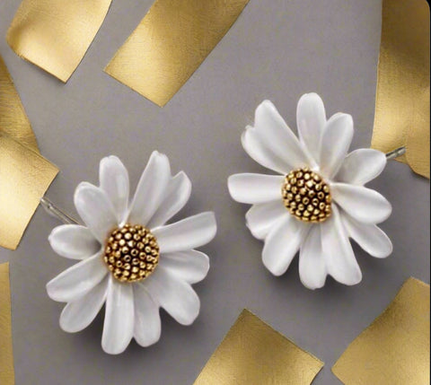 Kate Spade White Daisy Into the Bloom Stud Earrings